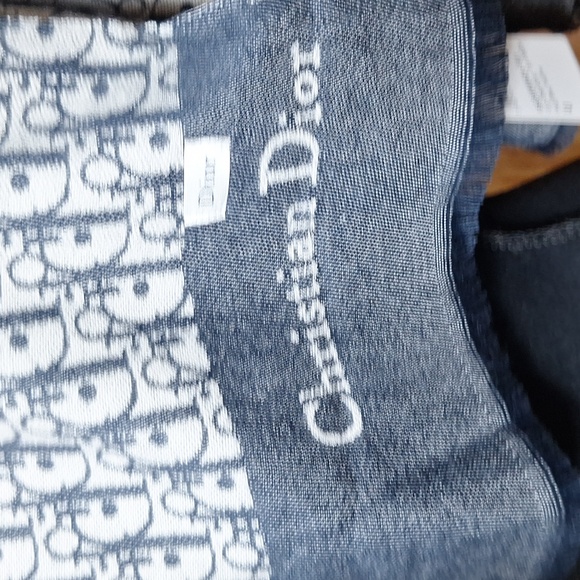 NWT Christian Dior 35x180 CM blue marine scarf. With tassle - Picture 4 of 8